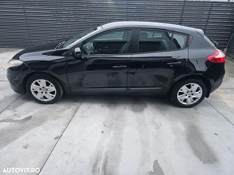 Second-hand Renault Mégane III Expression 90 CP (66 kW) 2012 Culoarenegru Hatchback