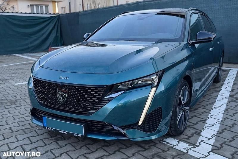 Culoareverde Second-hand 2023 Peugeot 308 GT Break | 24.900 EUR - Imagine 1/4