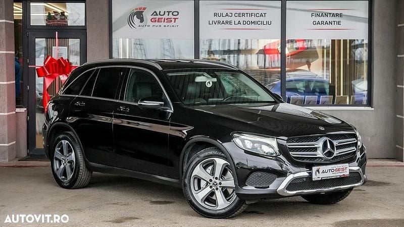 Second-hand Mercedes GLC250 204 CP (150 kW) 2017 Culoarenegru SUV