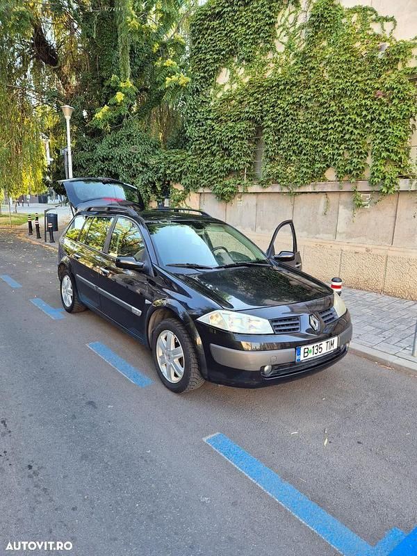 Culoarenegru Utilizat 2005 Renault Mégane II Berlinǎ | 1.750 EUR (Preț OK) - Imagine 1/4