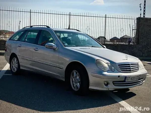 Argintiu Utilizat 2006 Mercedes C200 Break | 2.250 EUR (Scump) - Imagine 1/4