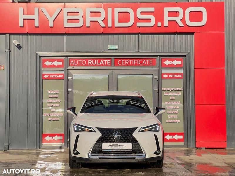 Second-hand Lexus UX 250h Business Edition 184 CP (135 kW) 2022 Culoarealb SUV
