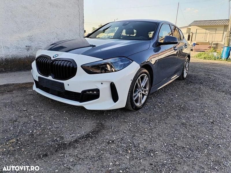 Gri Utilizat 2022 BMW 116 M Sport Hatchback | 9.590 EUR - Imagine 1/4