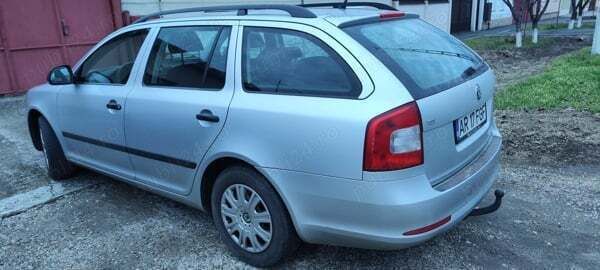 Argintiu Utilizat 2013 Skoda Octavia Break | 6.900 EUR (Preț OK) - Imagine 1/4