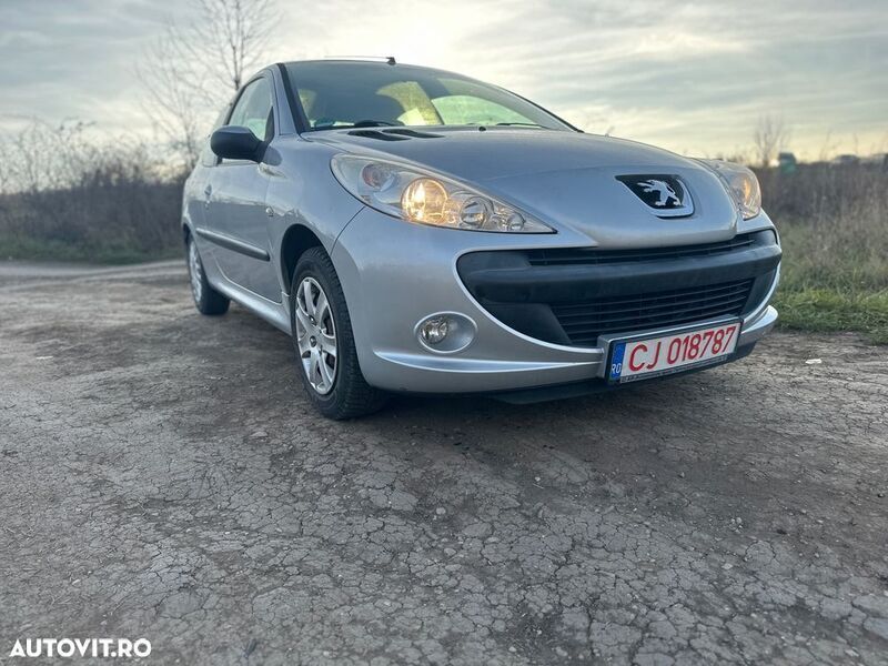 Argint Utilizat 2010 Peugeot 206+ Hatchback | 1.299 EUR - Imagine 1/4