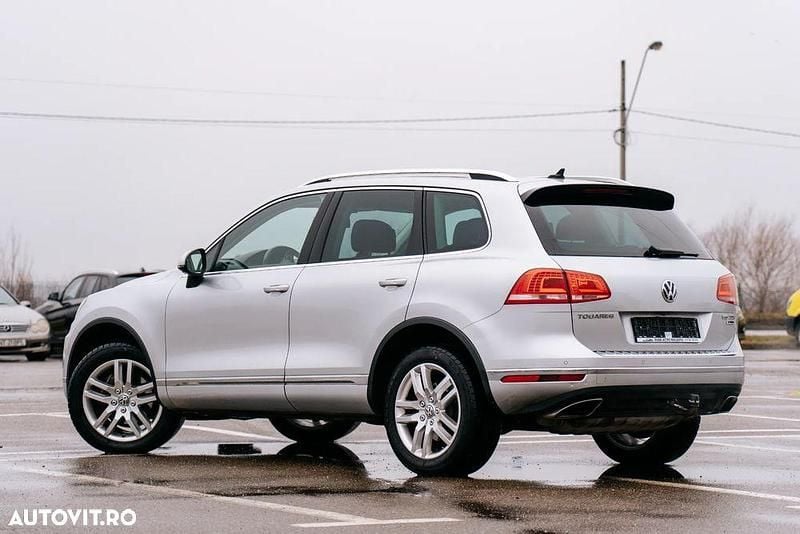 Second-hand VW Touareg 262 CP (192 kW) 2015 Culoareargint SUV