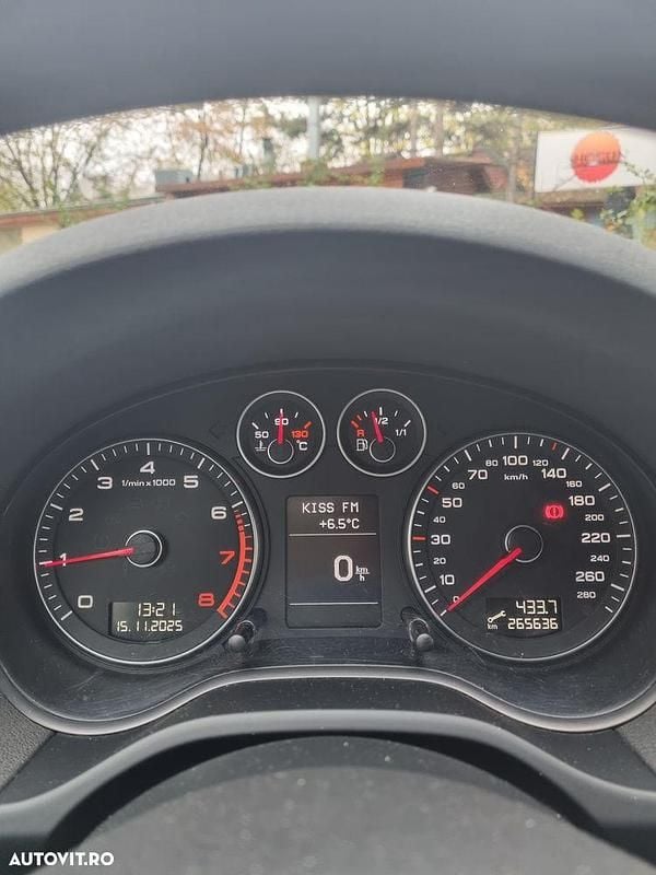 Culoarealbastru Utilizat 2009 Audi A3 Ambiente | 3.200 EUR (Super Preț) - Imagine 1/4