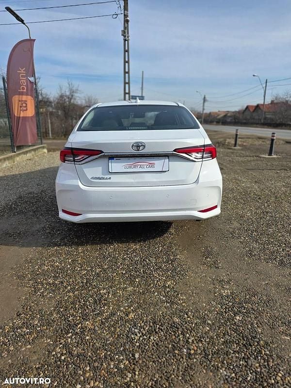 Second-hand Toyota Corolla 125 CP (91 kW) 2023 Culoarealb Berlinǎ