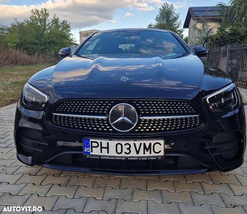 Culoarenegru Utilizat 2023 Mercedes E200 Coupe | 48.400 EUR - Imagine 1/4