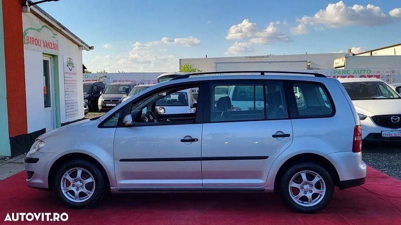 Second-hand VW Touran 105 CP (77 kW) 2008 Culoaregri Monovolum