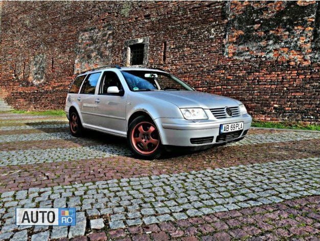 Second-hand VW Bora 131 CP (96 kW) 2003 Gri Berlinǎ
