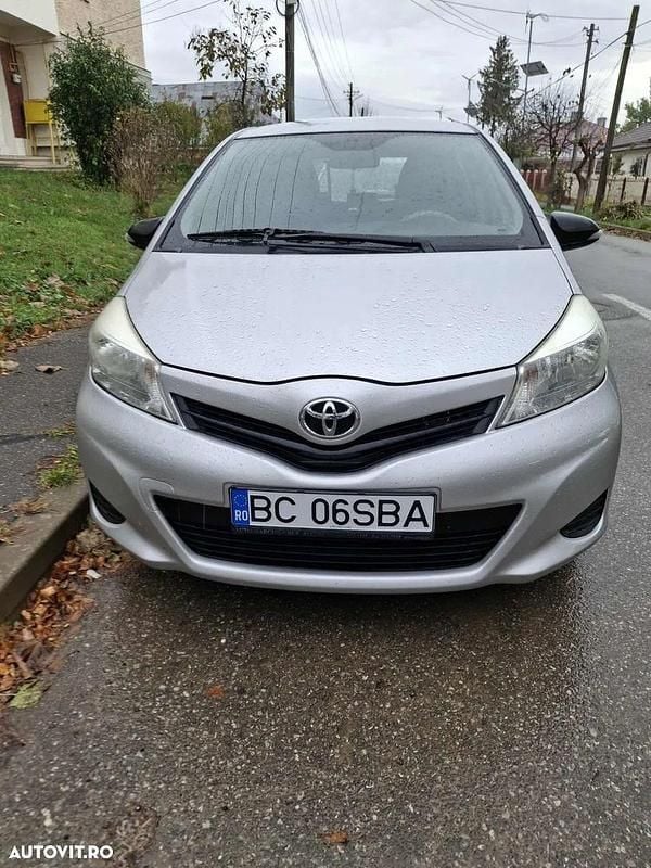 Culoareargint Utilizat 2012 Toyota Yaris Sol | 5.550 EUR (Preț OK) - Imagine 1/4