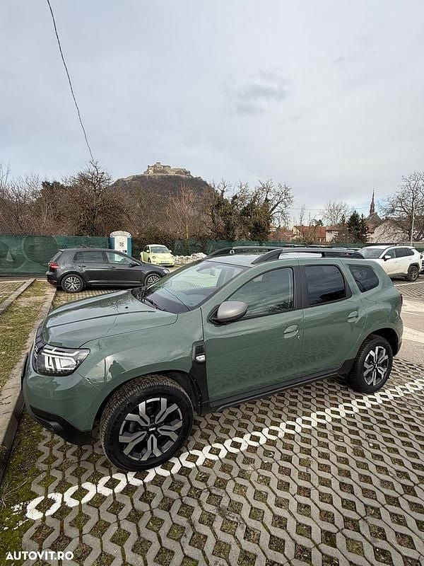 Second-hand Dacia Duster Journey 150 CP (110 kW) 2023 Culoareverde SUV