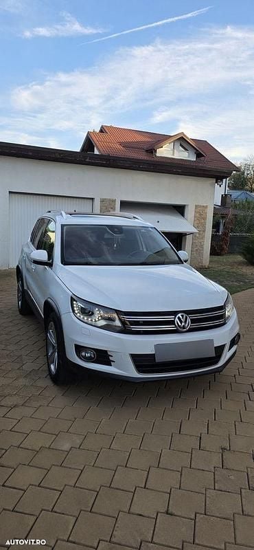 Culoarealb Utilizat 2016 VW Tiguan SUV | 12.150 EUR (Super Preț) - Imagine 1/4