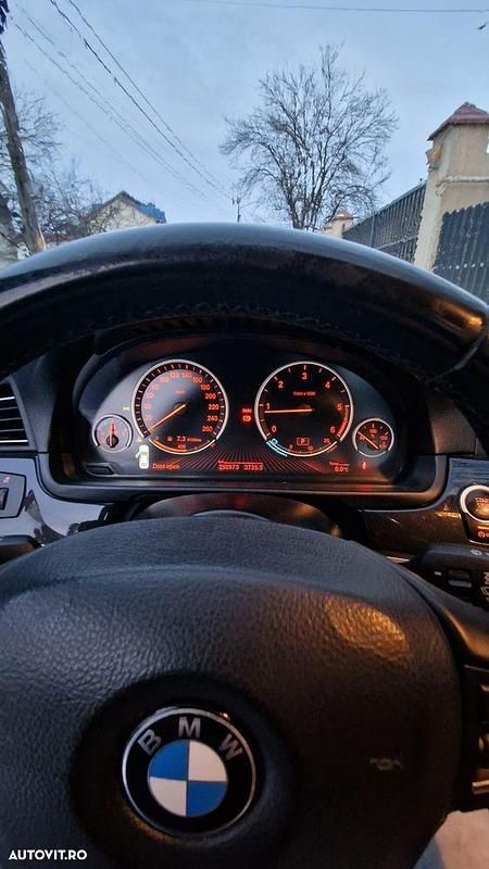 Second-hand BMW 520 184 CP (135 kW) 2012 Culoarealbastru Berlinǎ