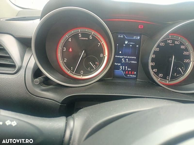 Second-hand Suzuki Swift 90 CP (66 kW) 2021 Culoarerosu Hatchback