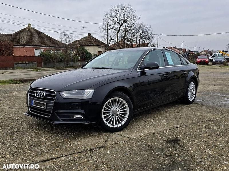 Culoarenegru Utilizat 2013 Audi A4 Berlinǎ | 9.000 EUR (Preț OK) - Imagine 1/4
