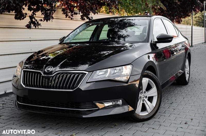 Negru Utilizat 2018 Skoda Superb Active Berlinǎ | 8.999 EUR (Super Preț) - Imagine 1/4
