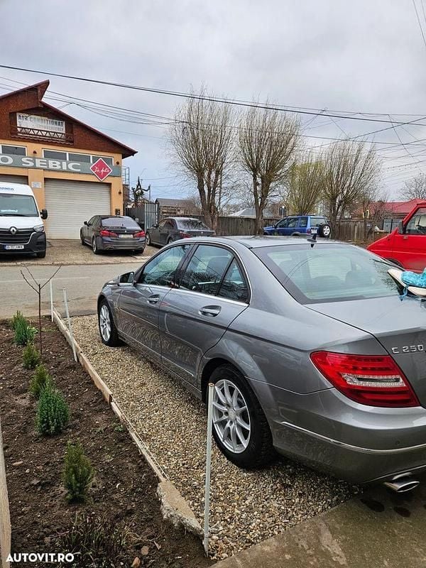 Culoaregri Utilizat 2011 Mercedes C250 Break | 7.900 EUR - Imagine 1/4