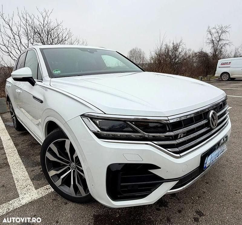 Second-hand VW Touareg R-line 286 CP (210 kW) 2018 Culoarealb SUV