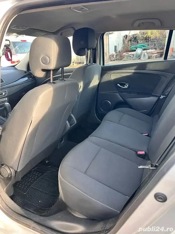 Second-hand 2012 Renault Mégane GrandTour Break | 3.999 EUR (Preț OK) - Imagine 1/4