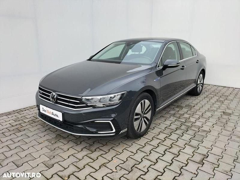 Culoaregri Second-hand 2020 VW Passat GTE Berlinǎ | 24.500 EUR (Puțin scump) - Imagine 1/4