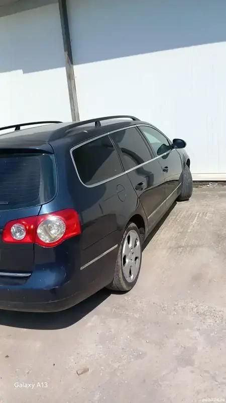 Negru Utilizat 2006 VW Passat SE Hatchback | 2.600 EUR (Preț OK) - Imagine 1/4