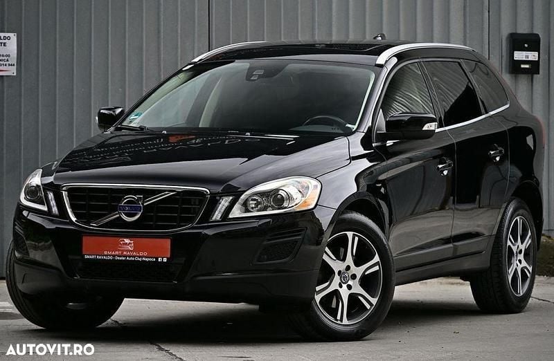 Culoarenegru Utilizat 2013 Volvo XC60 Summum SUV | 12.650 EUR (Preț bun) - Imagine 1/4