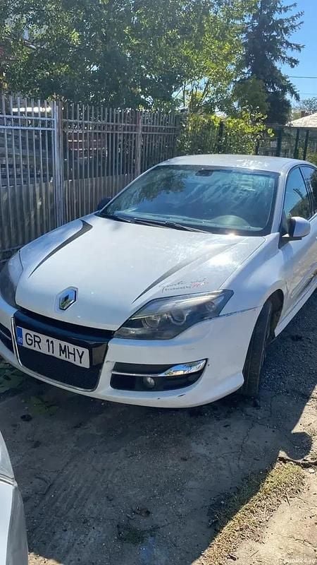 Utilizat 2011 Renault Laguna III Hatchback | 2.500 EUR (Preț bun) - Imagine 1/4