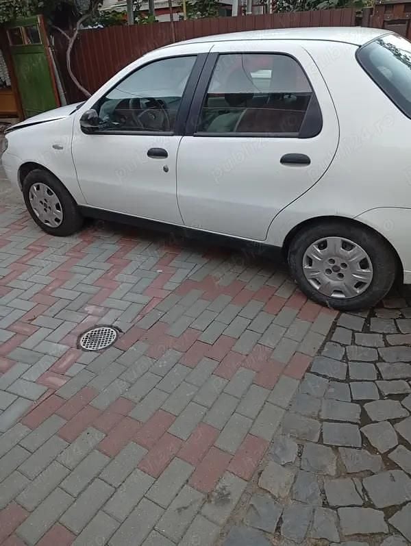 Utilizat 2009 Fiat Albea Berlinǎ | 1.500 EUR - Imagine 1/3