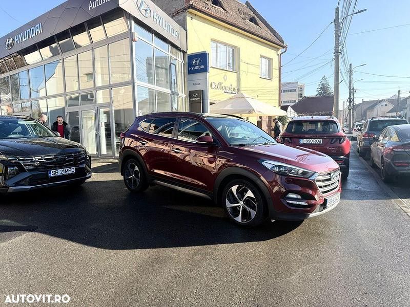 Second-hand Hyundai Tucson 185 CP (136 kW) 2016 Culoarerosu SUV
