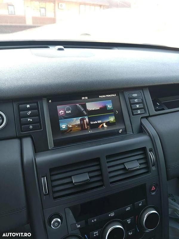 Culoareargint Utilizat 2017 Land Rover Discovery Sport HSE SUV | 11.500 EUR (Super Preț) - Imagine 1/4