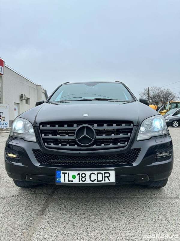 Negru Utilizat 2011 Mercedes ML300 SUV | 12.000 EUR - Imagine 1/4