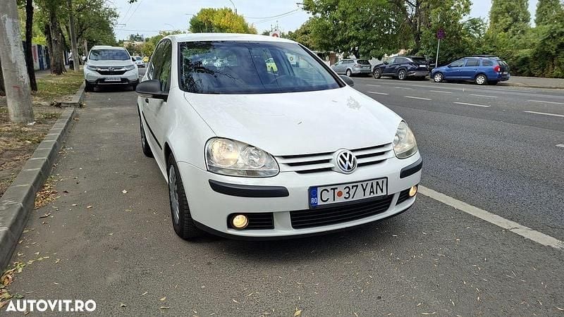 Culoarealb Utilizat 2007 VW Golf V Trendline Hatchback | 2.700 EUR (Preț bun) - Imagine 1/4