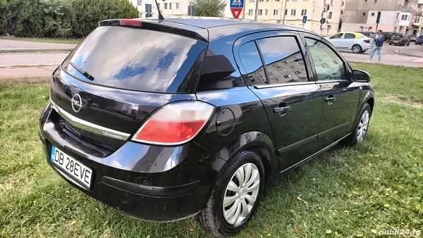 Second-hand Opel Astra 110 CP (80 kW) 2005 Berlinǎ