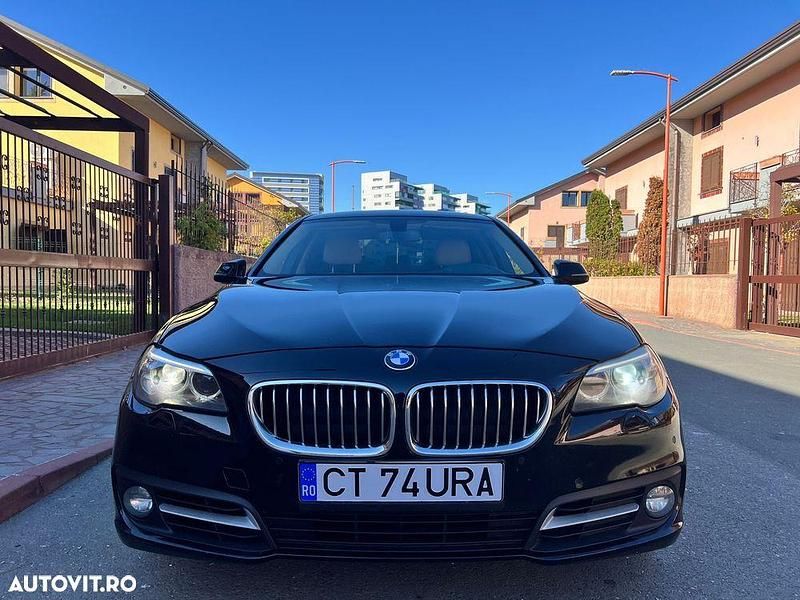 Culoarenegru Utilizat 2014 BMW 520 Comfort Edition Berlinǎ | 13.650 EUR (Preț bun) - Imagine 1/4