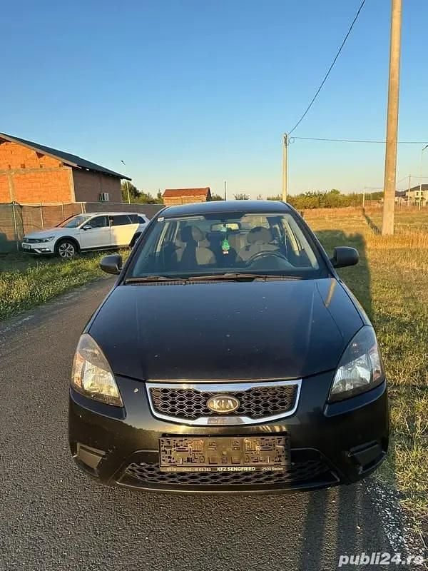 Negru Utilizat 2011 Kia Rio 2 Hatchback | 1.950 EUR - Imagine 1/4