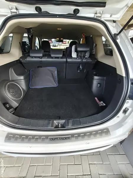 Second-hand Mitsubishi Outlander P-HEV 210 CP (154 kW) 2015 Alb SUV