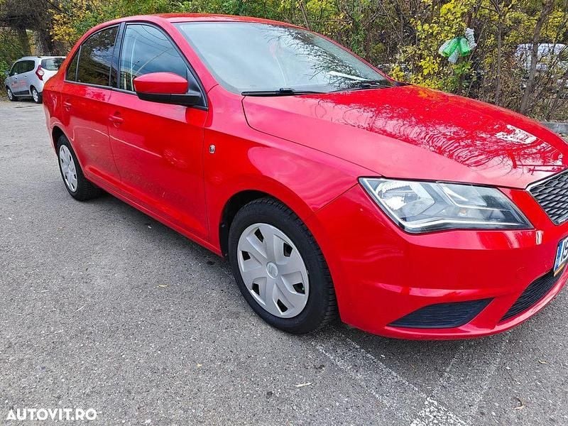 Rosu Utilizat 2015 Seat Toledo Reference Berlinǎ | 5.850 EUR (Super Preț) - Imagine 1/4