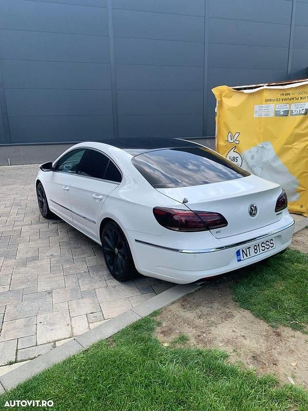 Second-hand VW Passat 177 CP (130 kW) 2012 Culoarealb Berlinǎ