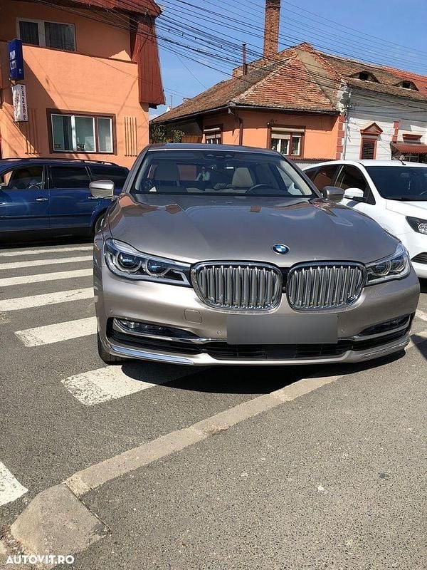 Second-hand BMW 740L Comfort Edition 326 CP (239 kW) 2016 Culoarealte culori Berlinǎ