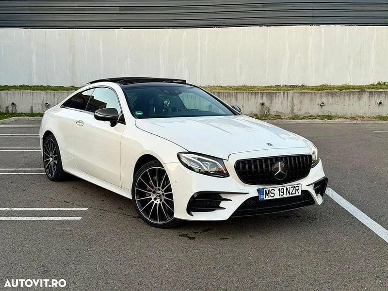 Culoarealb Utilizat 2019 Mercedes E220 AMG line Coupe | 34.500 EUR (Scump) - Imagine 1/4