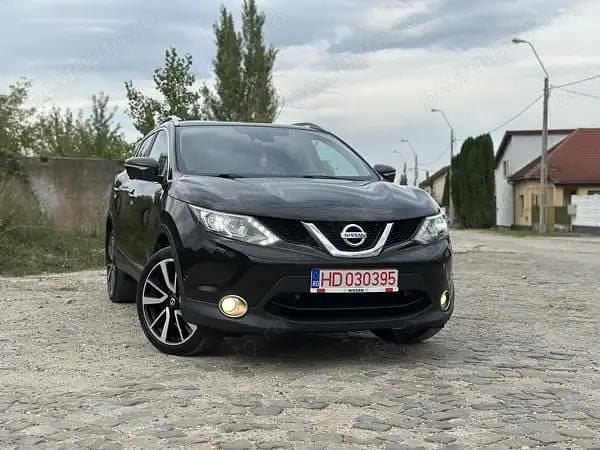 Maro Utilizat 2015 Nissan Qashqai 360º SUV | 9.800 EUR (Preț bun) - Imagine 1/4