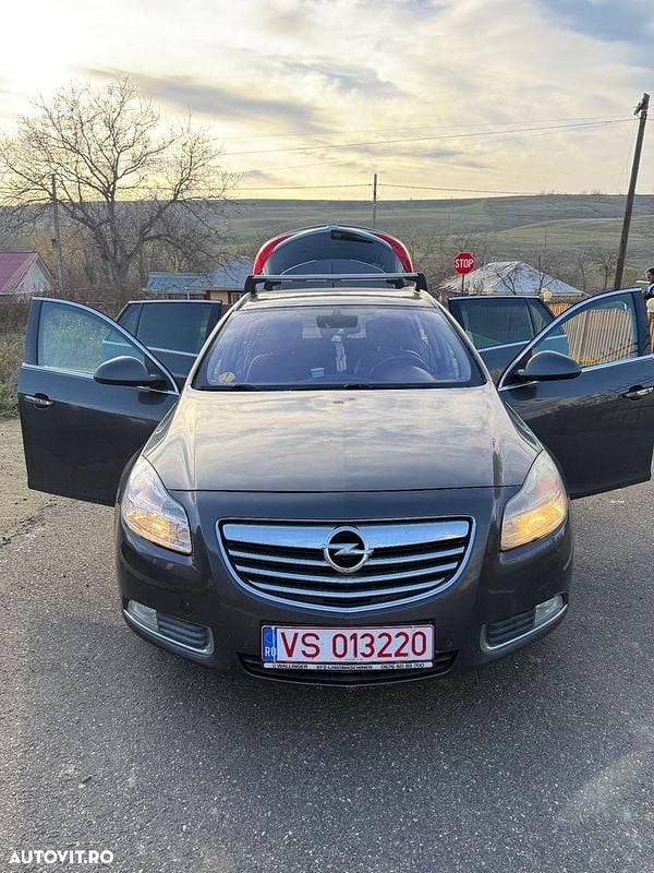 Second-hand Opel Insignia Sport 160 CP (117 kW) 2011 Culoaregri Break