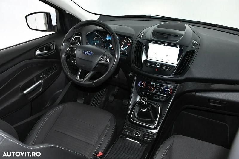 Second-hand Ford Kuga Titanium 150 CP (110 kW) 2018 Culoarealb SUV