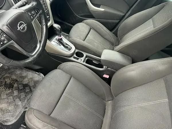 Second-hand Opel Astra 165 CP (121 kW) 2011 Gri Break