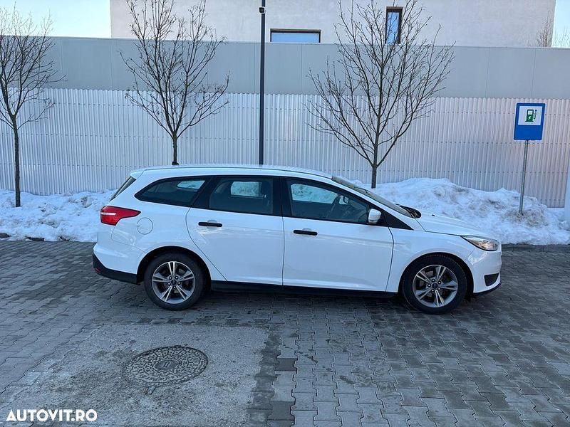 Second-hand Ford Focus 100 CP (73 kW) 2015 Culoarealb Break