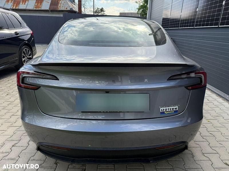 Second-hand Tesla Model 3 366 kW (498 CP) 2025 Culoareargint Berlinǎ