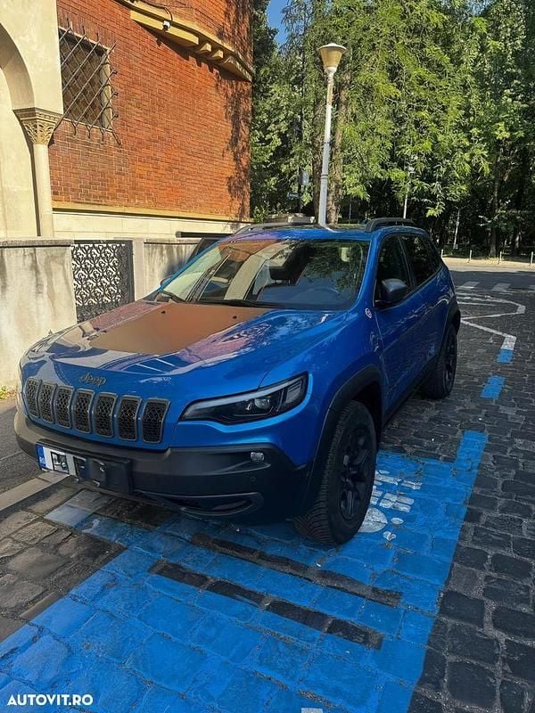 Second-hand Jeep Cherokee Trailhawk 272 CP (200 kW) 2019 Culoarealbastru SUV