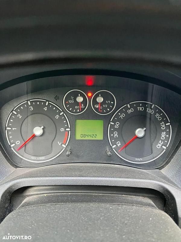 Second-hand Ford Fiesta 80 CP (58 kW) 2008 Argint Hatchback